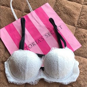 Victoria’s Secret white lace bra